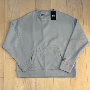 Under Armour Men's Soft Gray Crewneck Sweatshirt
